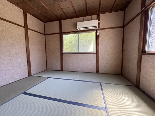 2K Apartment for Rent in Higashiosaka, Osaka - 40,000 Yen - Thumbnail 2