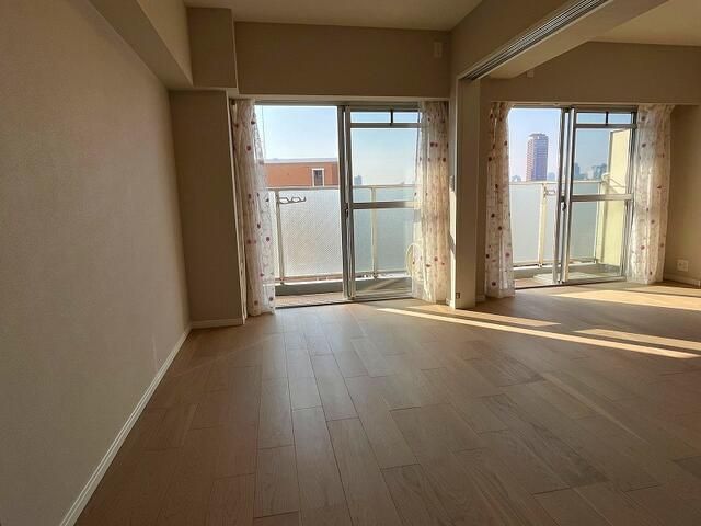 Renovated 3LDK Apartment with View in Osaka Higashinari Ward - Thumbnail 3