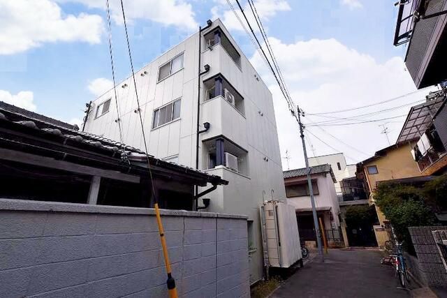 1R Apartment for Rent in Neyagawa, Osaka - 30,000 Yen - Thumbnail 2