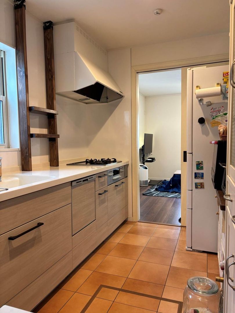European-Style 4SDK House for Sale in Yokohama's Hodogaya Ward - Thumbnail 4