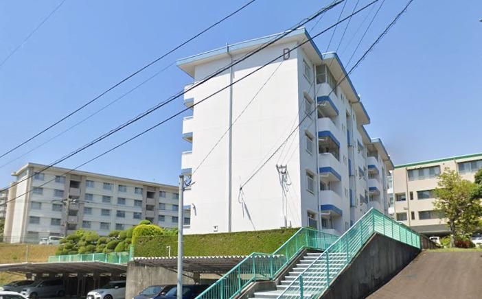 Renovated 4DK Investment Apartment for Sale in Isahaya, Nagasaki - Thumbnail 2