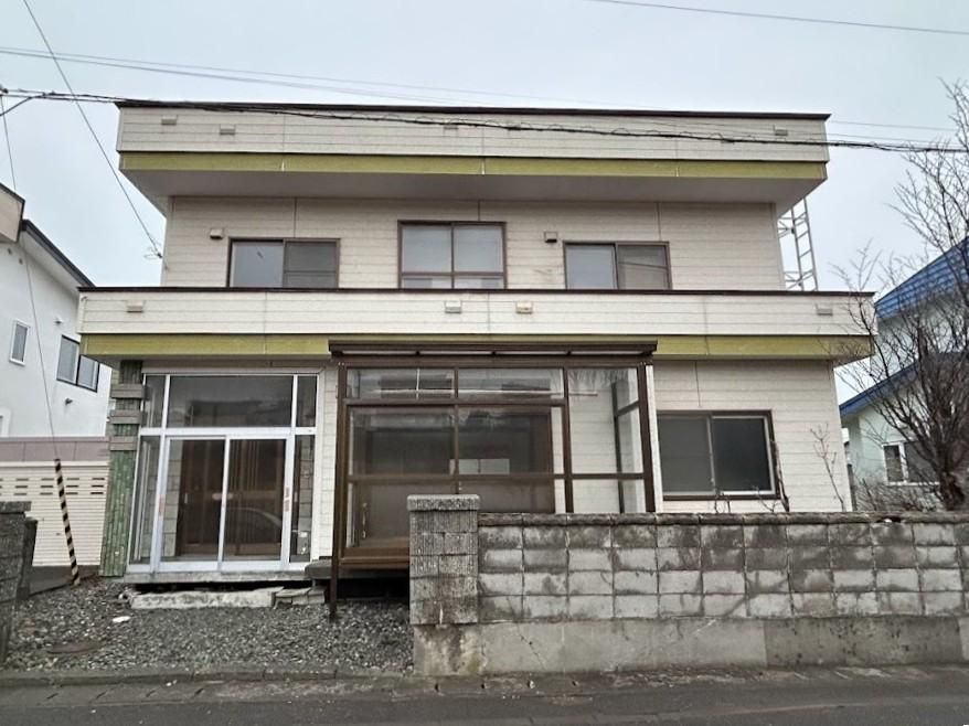 6LDK House for Sale in Wakkanai, Hokkaido with Terrace Enclosure - Thumbnail 3