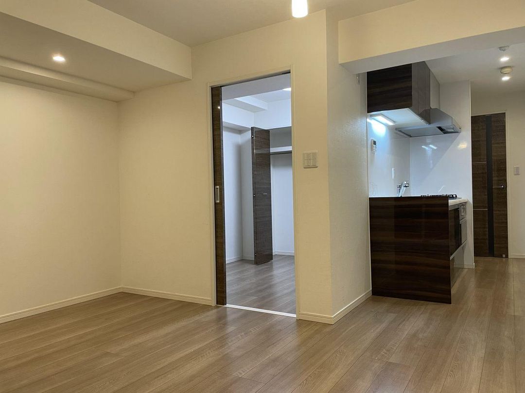 Renovated 1LDK Apartment in Minato Ward near Tokyo Tower - Thumbnail 3