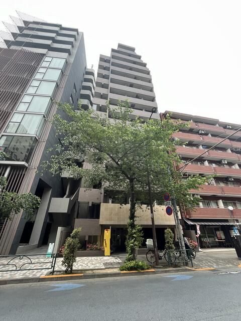 1K Apartment for Sale in Hiroo, Shibuya - Investment Property - Thumbnail 2