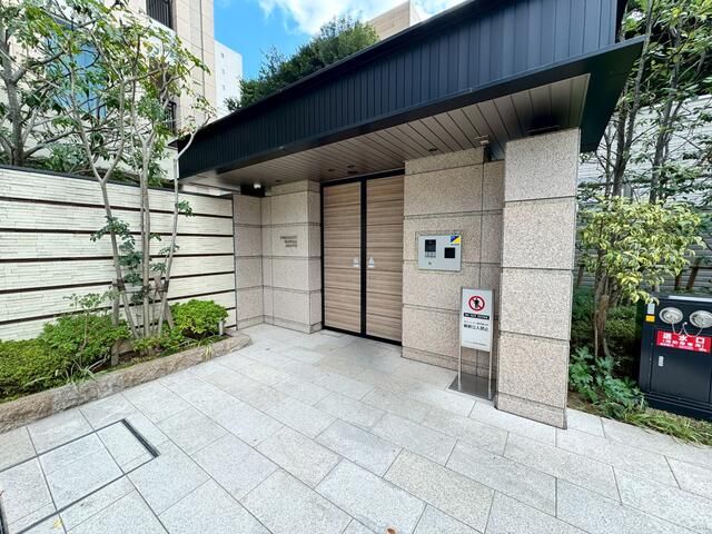 1LDK Apartment for Sale in Umeda, Osaka - Pet Friendly - Thumbnail 2