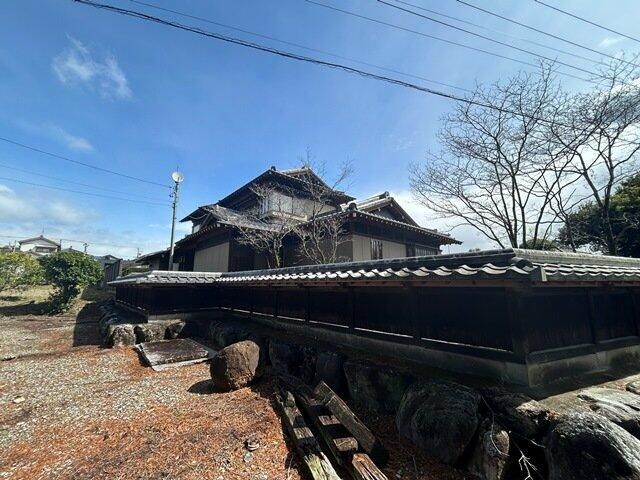 Spacious 9DK House with Japanese Garden and Farmland in Shinshiro - Thumbnail 4