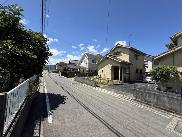 4LDK Detached House in Matsuyama, Ehime - 188.96 sqm Land - Thumbnail 3