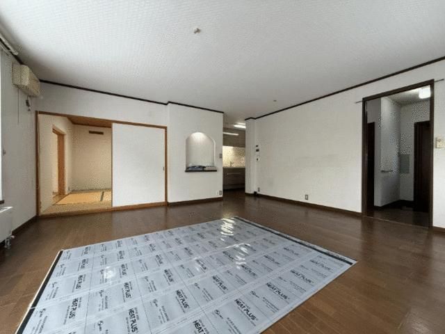 6LDK Family Home with Solar & EV Charger in Sapporo's Ainosato - Thumbnail 3