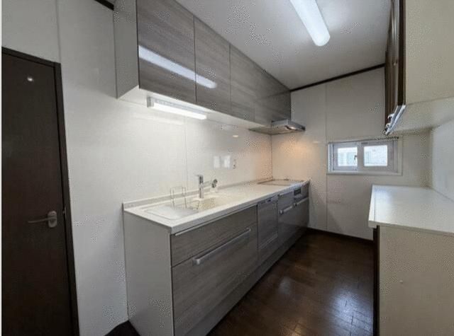 6LDK Family Home with Solar & EV Charger in Sapporo's Ainosato - Thumbnail 4
