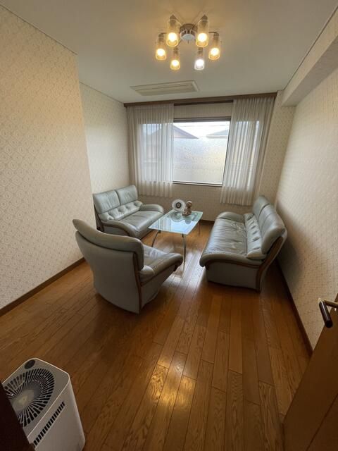 8SLDK Brick Villa in Nagoya with 522sqm Land & Underground Garage - Thumbnail 4