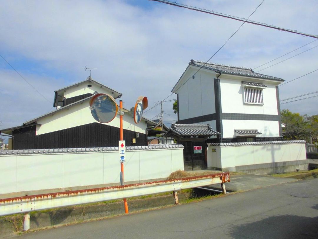 Renovated 4LDK House on Large Lot in Tadotsu, Kagawa - Thumbnail 2