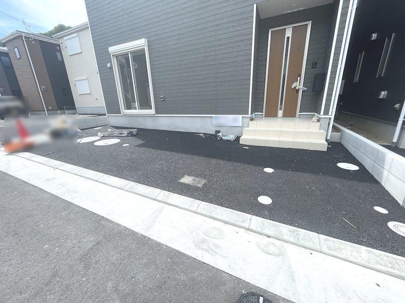 New 4LDK House in Hirakata, Osaka with Sunroom & Roof Balcony - Thumbnail 3