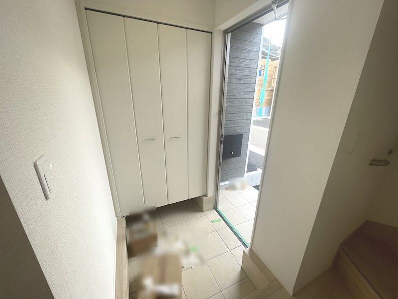 New 4LDK House in Hirakata, Osaka with Sunroom & Roof Balcony - Thumbnail 4