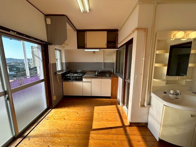 2K Apartment for Rent in Omuta, Fukuoka - 49 sqm, 10,000 Yen Campaign - Thumbnail 3