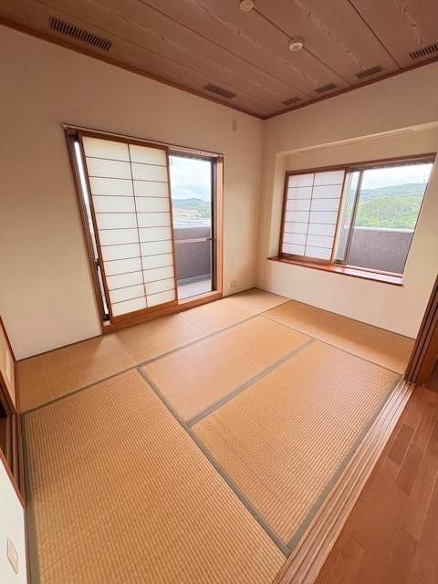 4LDK Top Floor Apartment with Balcony in Izumo, Shimane - Thumbnail 3