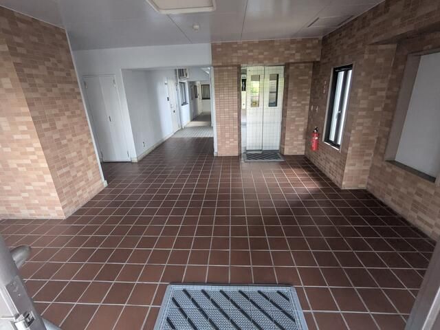 2LDK Apartment for Sale in Ureshino, Saga - 45.8 sqm - Thumbnail 2