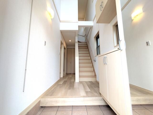 Renovated 4LDK Corner Lot House in Neyagawa, Osaka - Thumbnail 4