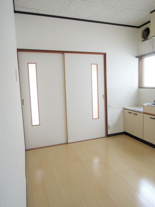 1K Apartment for Rent in Nagayo, Nagasaki - Near Dōno Station - Thumbnail 3