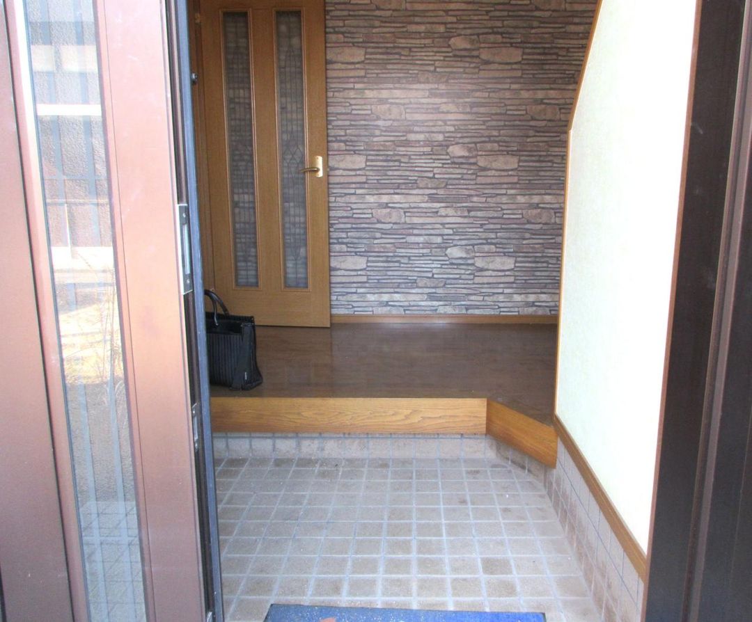 3LDK Used House for Sale in Saijo, Ehime - 104.68 sqm - Thumbnail 2