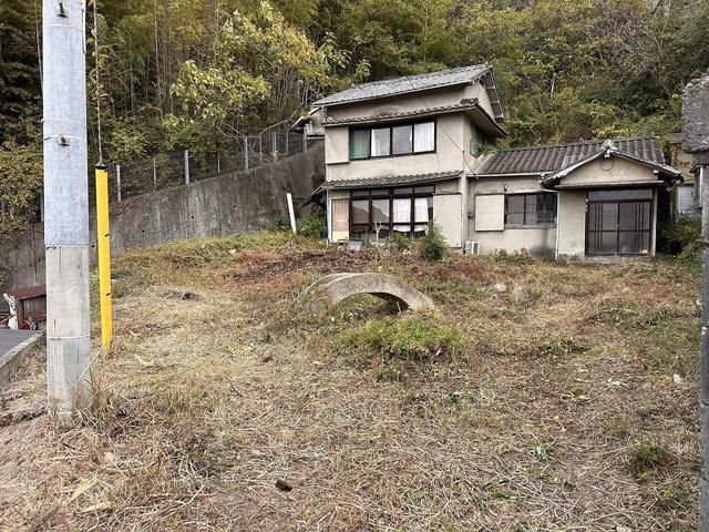 Land for Sale in Kure, Hiroshima - 476.63 sqm Residential Plot - Thumbnail 2
