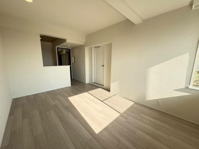 Renovated 2LDK Apartment for Sale in Ikeda, Osaka - Thumbnail 4