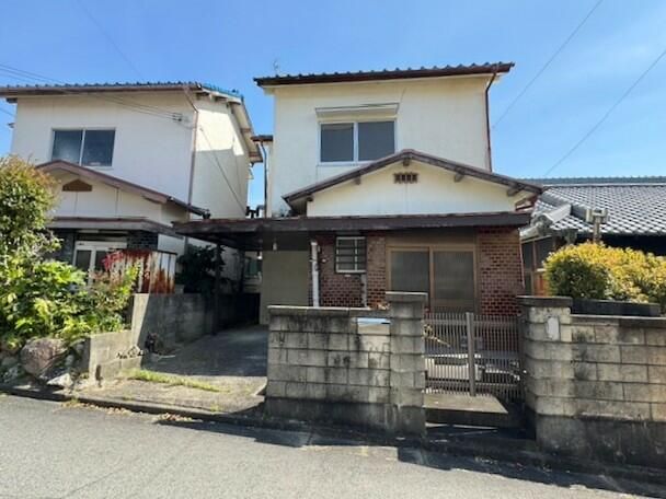 Fixer-Upper House for Sale in Wakayama City, Wakayama - Thumbnail 2