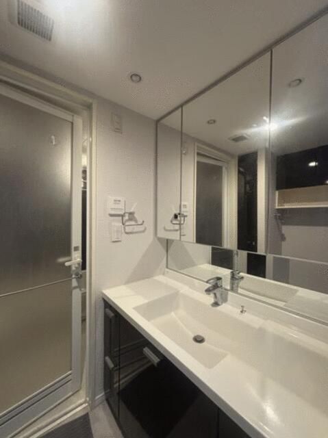 3LDK Apartment for Sale in Toshima, Tokyo - 26th Floor - Thumbnail 3