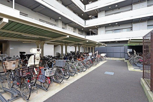 3LDK Apartment for Sale in Minamisenju, Arakawa, Tokyo - Thumbnail 4