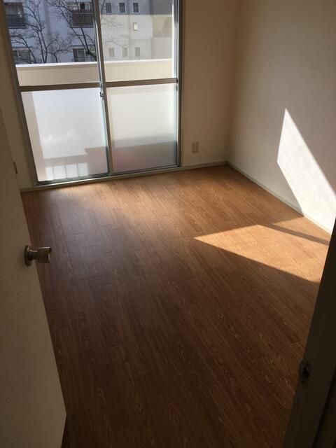3DK Apartment for Rent in Minoh, Osaka - South Facing, No Deposit - Thumbnail 2