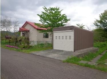 2LDK House for Sale in Mikasa, Hokkaido with Large Garden - Thumbnail 3