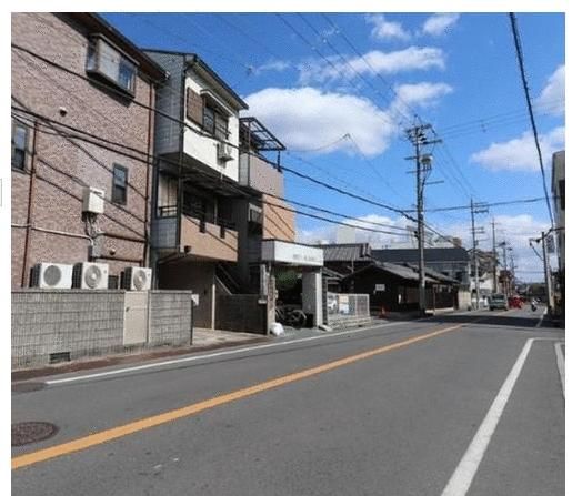 Spacious 4DK House for Sale in Neyagawa, Osaka with Recent Renovations - Thumbnail 3