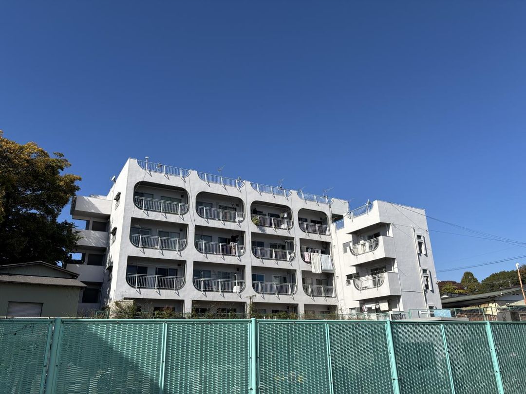 2DK Apartment for Sale in Fujinomiya, Near Fujinomiya Station - Thumbnail 2