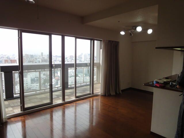 3LDK Apartment for Sale in Kagurazaka, Shinjuku, Tokyo - Thumbnail 3