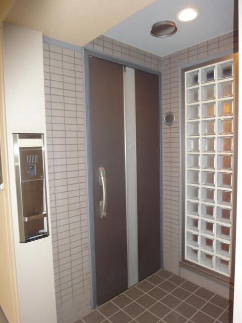 3LDK Apartment for Sale in Kagurazaka, Shinjuku, Tokyo - Image 1