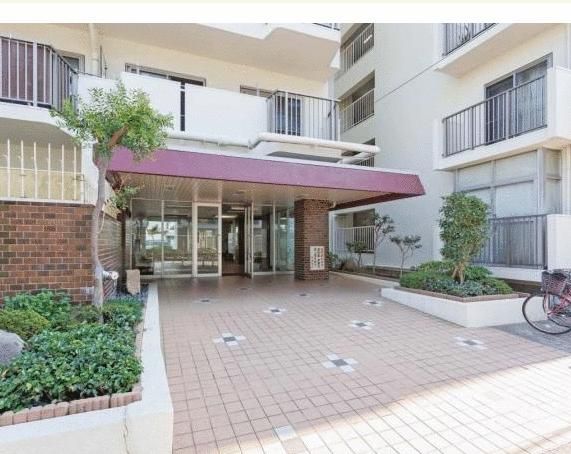 Renovated 3LDK Apartment for Sale in Ibaraki, Osaka - Thumbnail 2