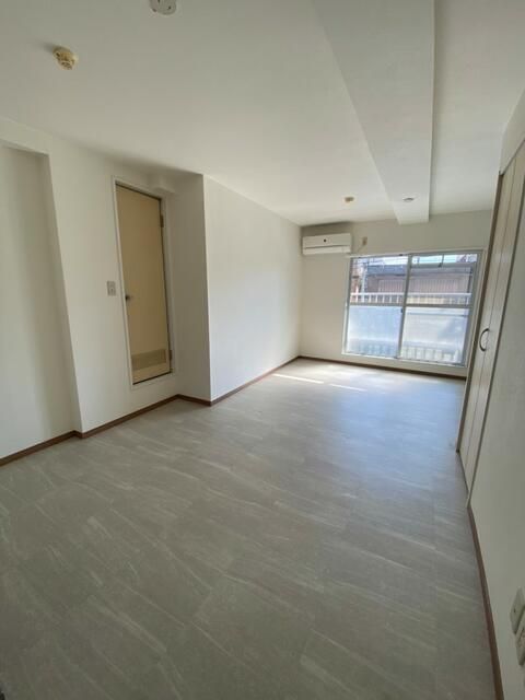 1R Apartment for Rent in Sakai, Osaka - Pet Friendly, Near Station - Thumbnail 3