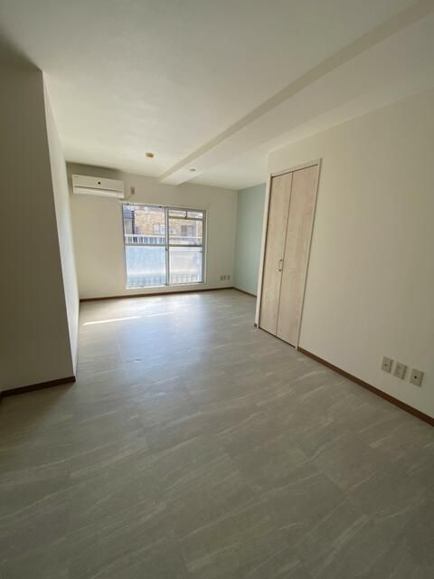 1R Apartment for Rent in Sakai, Osaka - Pet Friendly, Near Station - Thumbnail 2