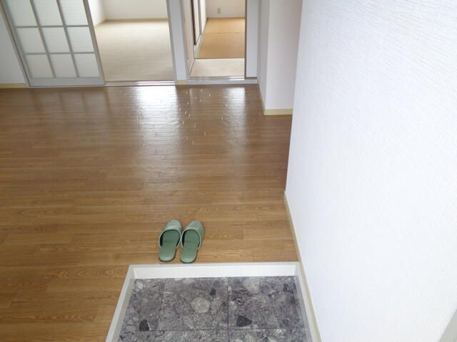 2DK Apartment for Rent in Fujiidera, Osaka with New Bathtub - Thumbnail 2