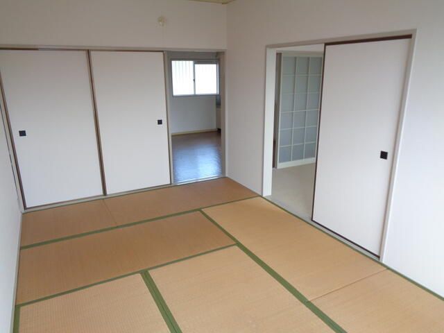2DK Apartment for Rent in Fujiidera, Osaka with New Bathtub - Thumbnail 4