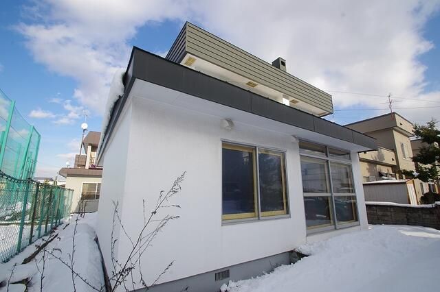 4LDK House for Sale in Sapporo's Nishi Ward with Rental Income - Thumbnail 2