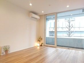 Modern Apartment in Minami Aoyama, Tokyo - Thumbnail 2