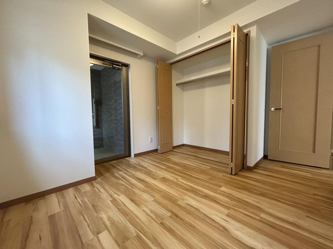 3LDK Apartment for Sale Near Yoga Station, Setagaya, Tokyo - Thumbnail 2