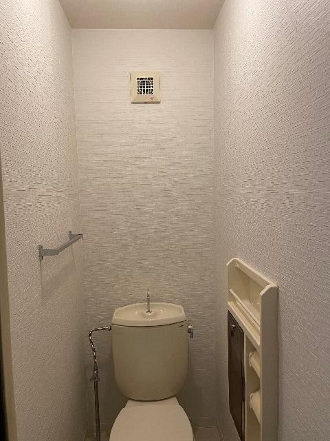 2DK Apartment for Rent in Shijonawate, Osaka - 52,000 Yen - Thumbnail 4