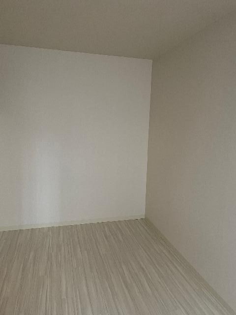 2DK Apartment for Rent in Shijonawate, Osaka - 52,000 Yen - Thumbnail 2