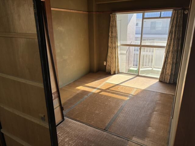 4K Apartment for Sale in Shimizu Ward, Shizuoka City - Thumbnail 3