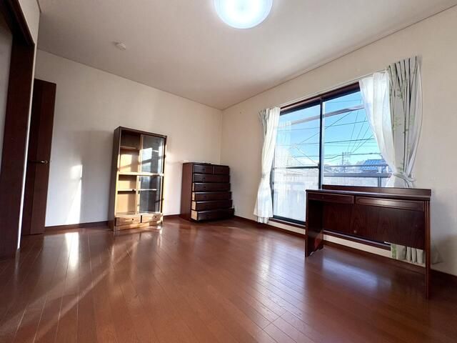 Spacious 4SLDK Detached House in Quiet Yokohama Neighborhood - Thumbnail 2