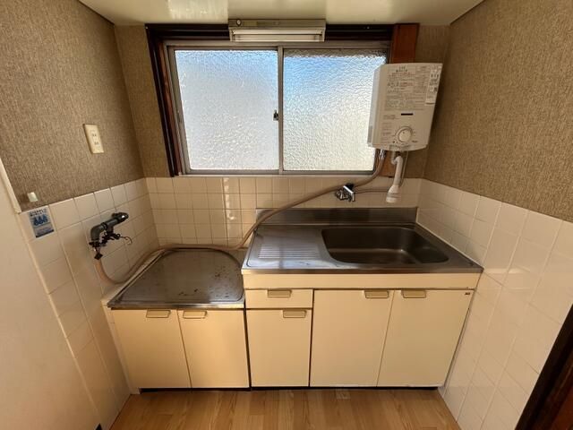 2K Apartment for Rent in Yodogawa, Osaka - 38,000 Yen - Thumbnail 4