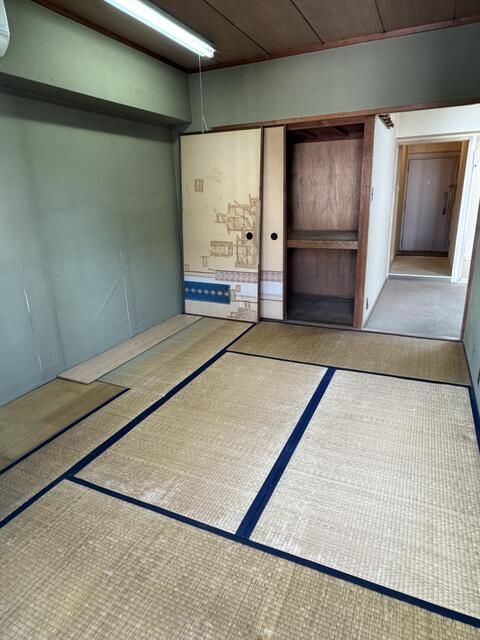 1LDK Apartment for Sale Near Shin-Osaka Station, Osaka - Thumbnail 3