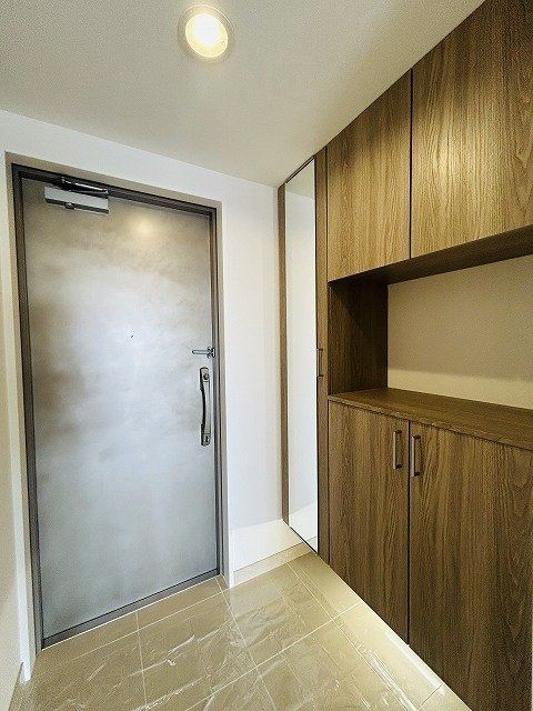 2LDK Apartment for Sale in Joto Ward, Osaka - 65.19 sqm - Thumbnail 2