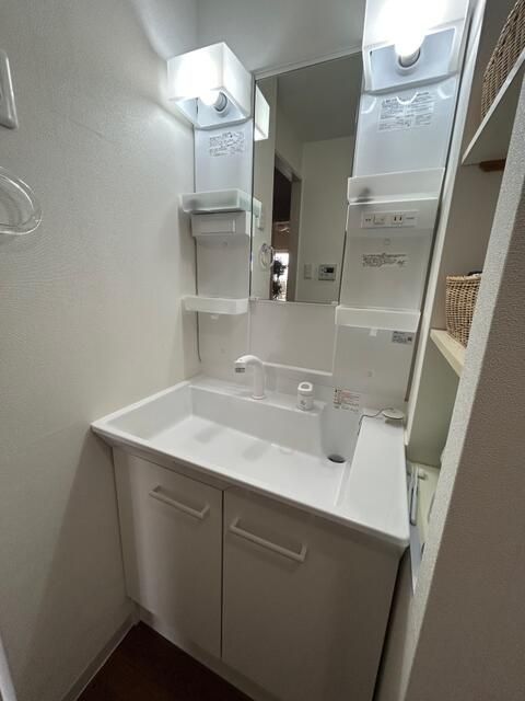 Renovated 3LDK Apartment in Takatsuki, Osaka | 7th Floor Views - Thumbnail 4